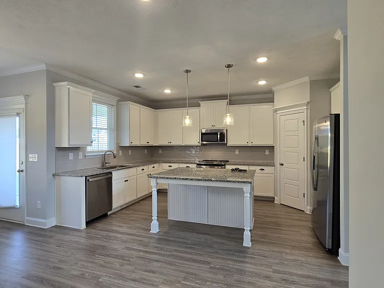 631 Garland Trl — Photo 16