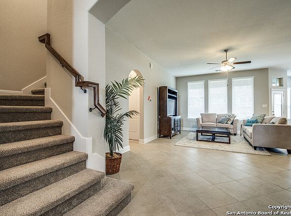 2nd image of 2925 Sunridge Dr