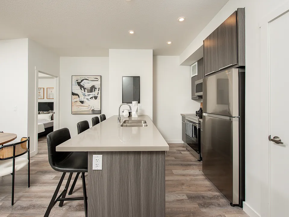 346 Clareview Station Dr NW