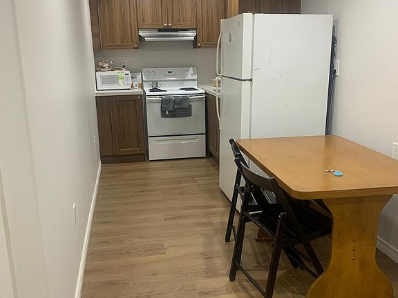 3rd image of 2421 Seven Oaks Rdg #Basement