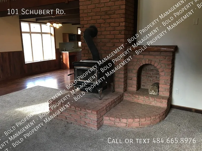 101 Schubert Rd — Photo 8