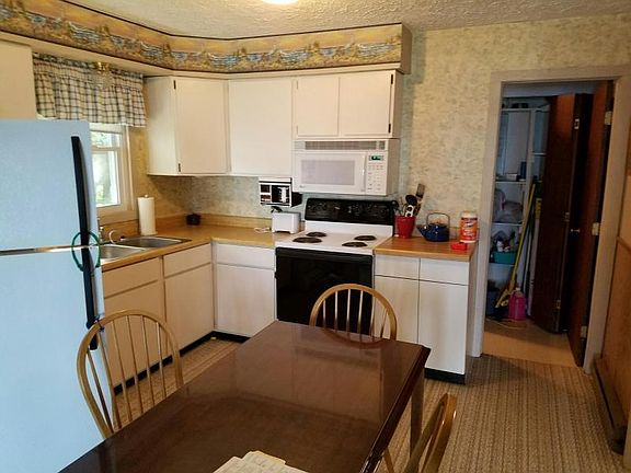5th image of 7832 N Tahquamenon Trl
