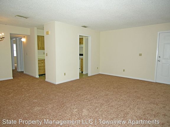 3rd image of 38100 Townview Ave APT 206