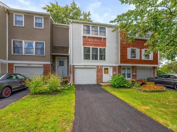 1933 Hastings Ct, Schaumburg, IL 60194