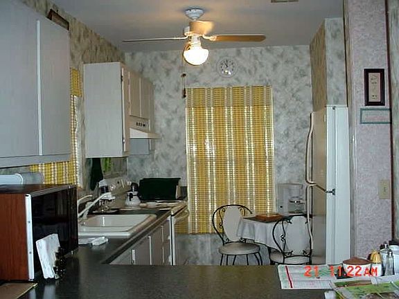2nd image of 1480 SE Rivergreen Cir