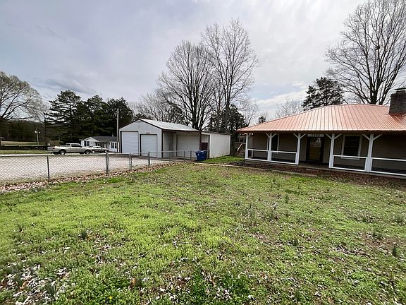 3rd image of 1502 Boat Dock Rd