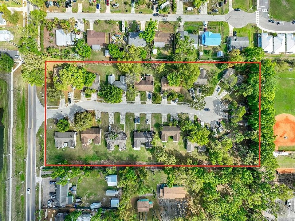 1st image of 904 33rd Ave E