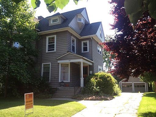 1st image of 525 College Ave SE #1