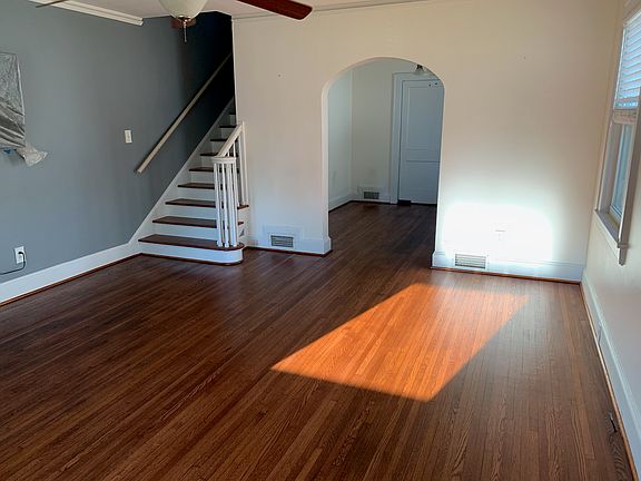 3rd image of 113 E Victoria Rd #113