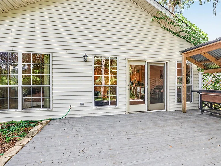 2576 Yarmouth Ln — Photo 32