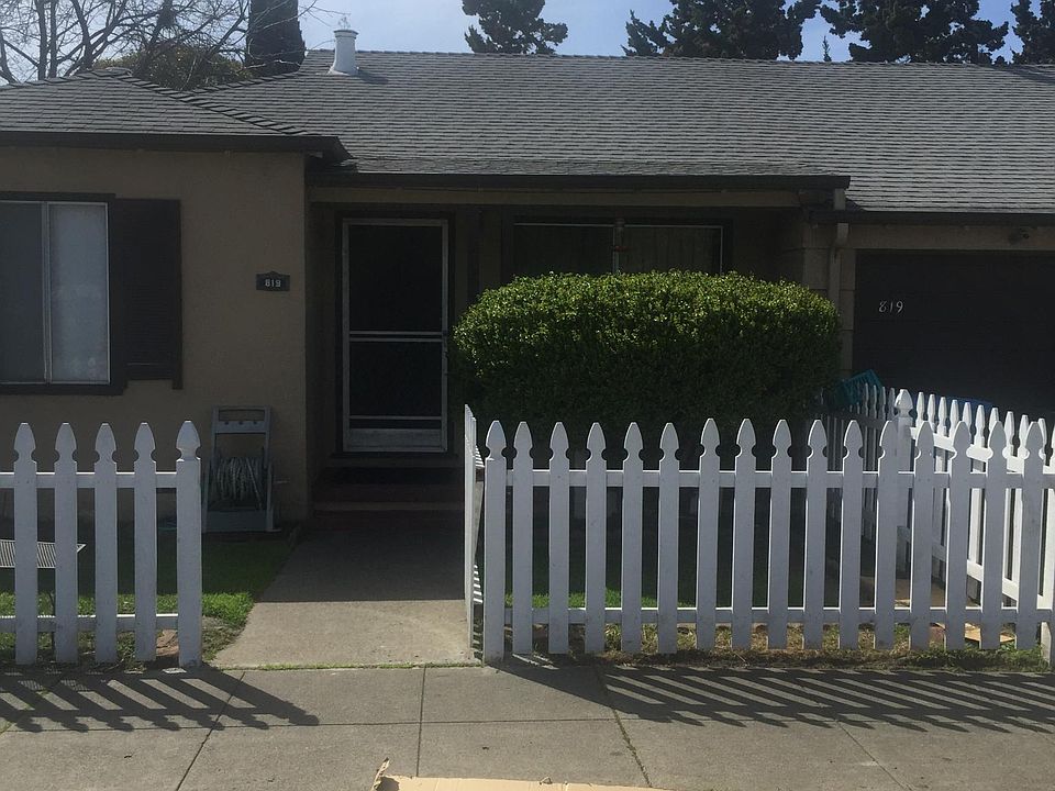 1st image of 819 Warren St