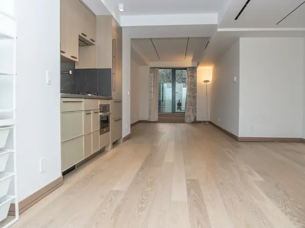 88 Lexington Avenue image 1 of 24