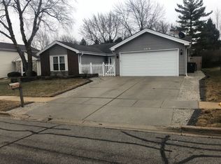 369 Boulder Dr, Glendale Heights, IL