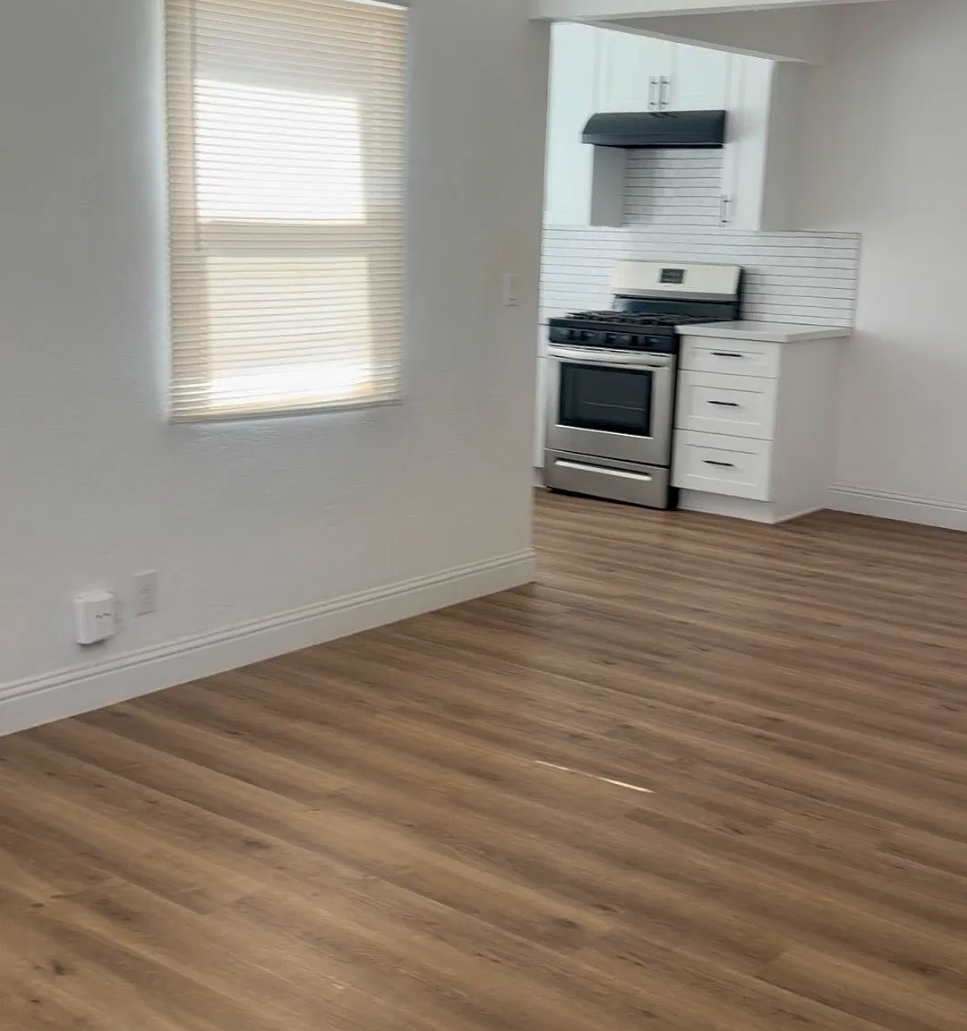 3 bed, 998 sqft, $1,850 — Photo 2