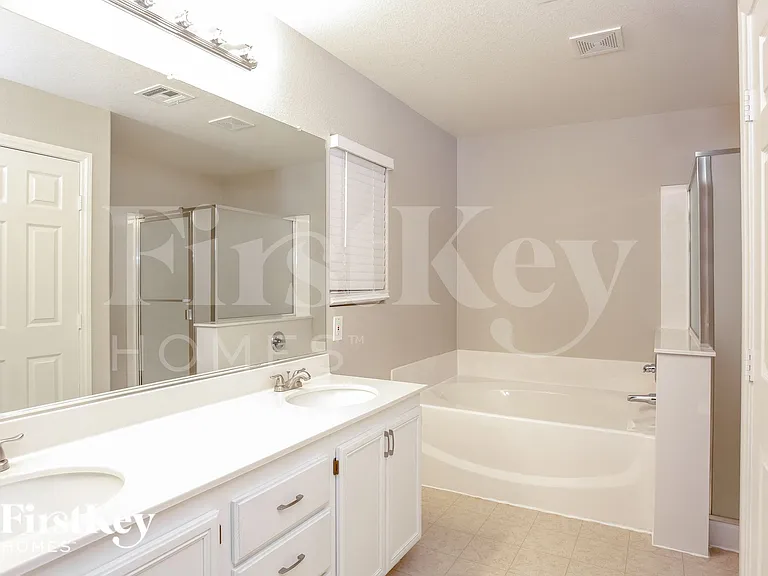 8309 Cavaricci Ave — Photo 9