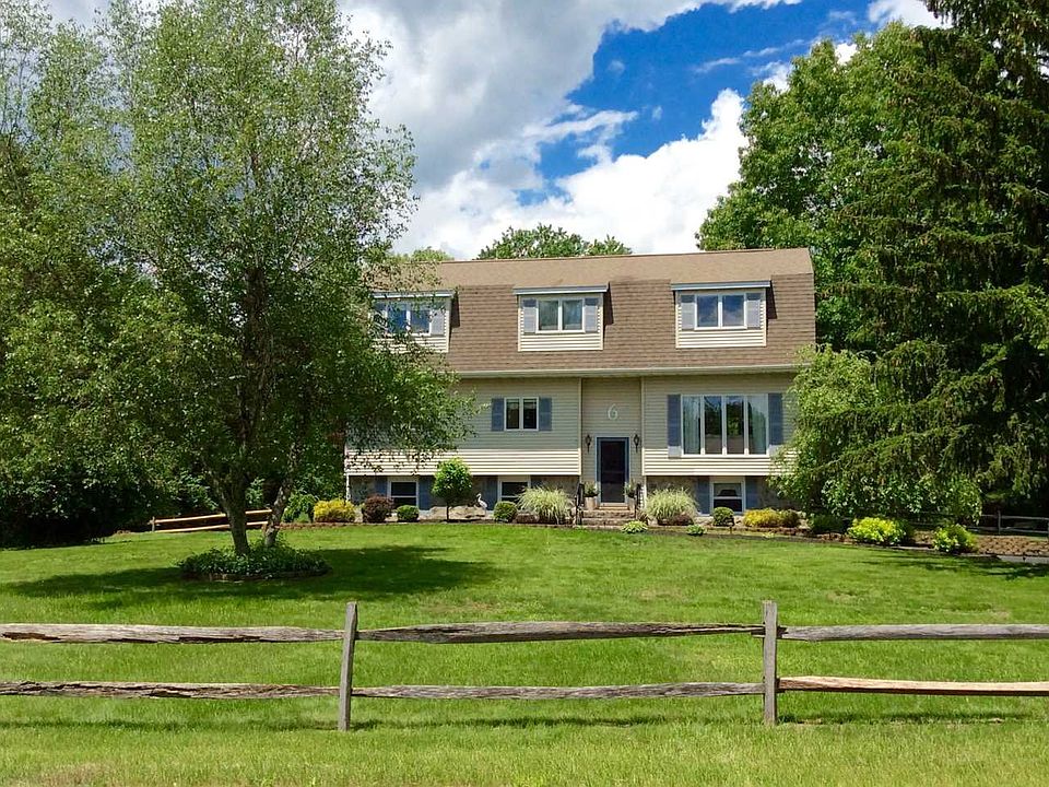 1st image of 6 Quaker Hill Dr