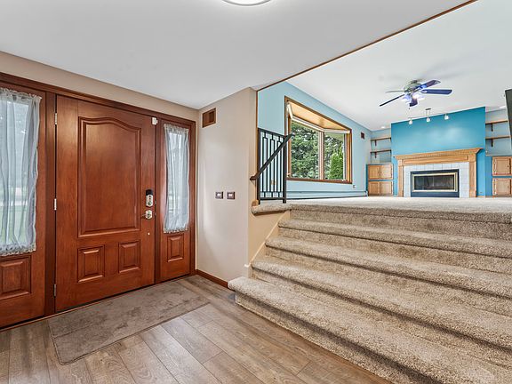 4th image of 127 W Monterey Ave