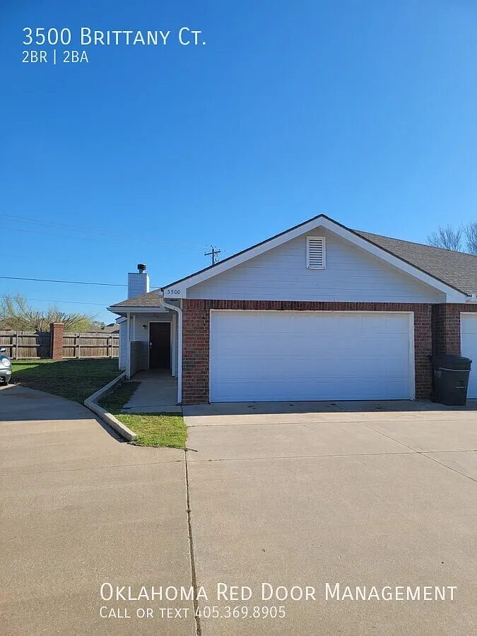 2 Bedroom Home In Moore School District! 1/2 First Month Rent — Photo 1
