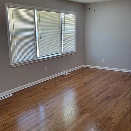 3rd image of 13629 Belmead Ave