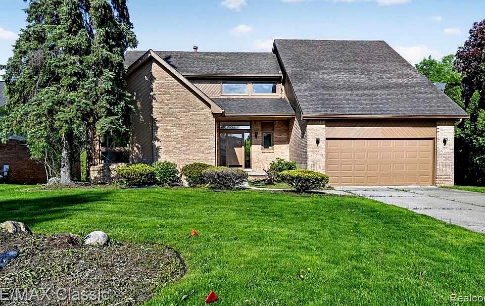 1st image of 30779 Country Ridge Cir