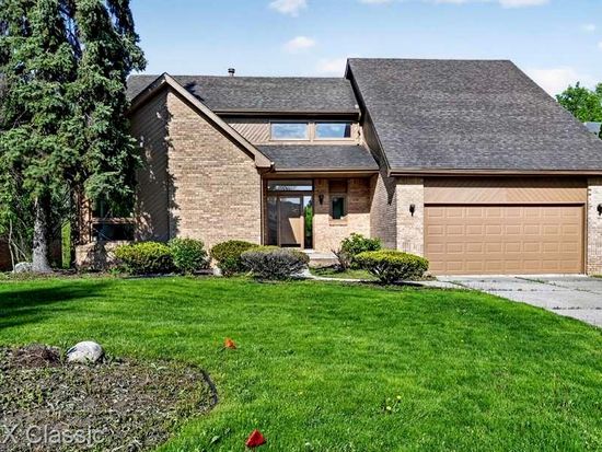 30779 Country Ridge Cir, Farmington Hills, MI 48331