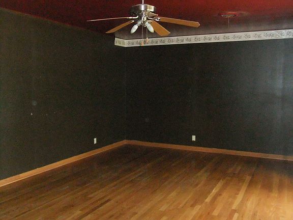 4th image of 2313 Mary Ellen St
