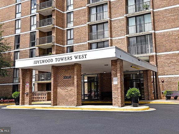 4th image of 2300 Pimmit Dr APT 1002