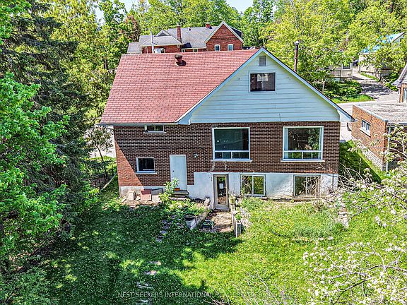 4th image of 166 Laclie St