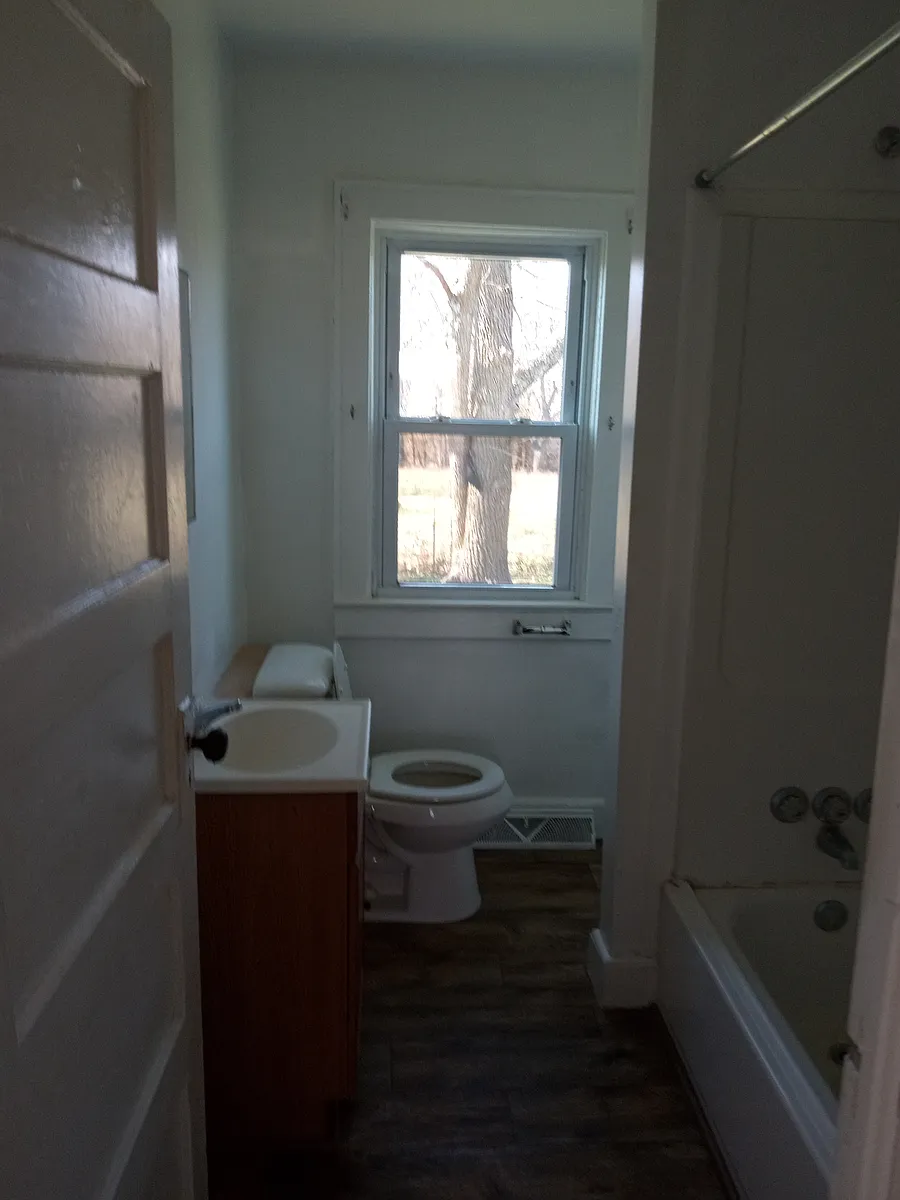 Building Photo - 15001 Skylark Dr
