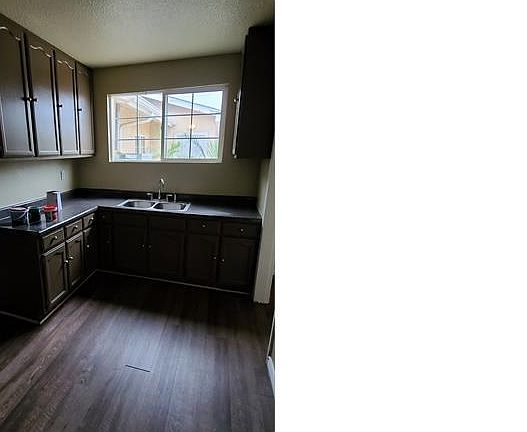 4th image of 1549 W 106th St
