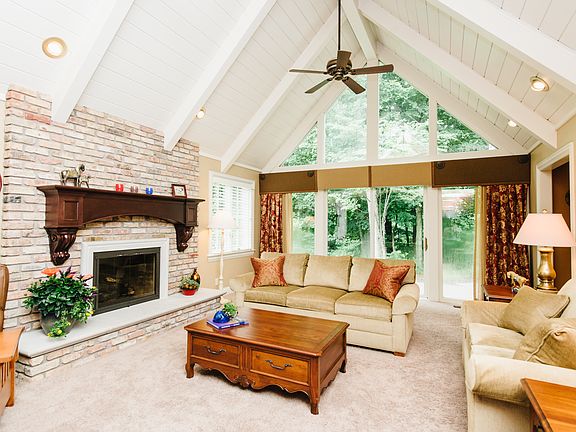3rd image of 8141 N Crab Orchard Ct