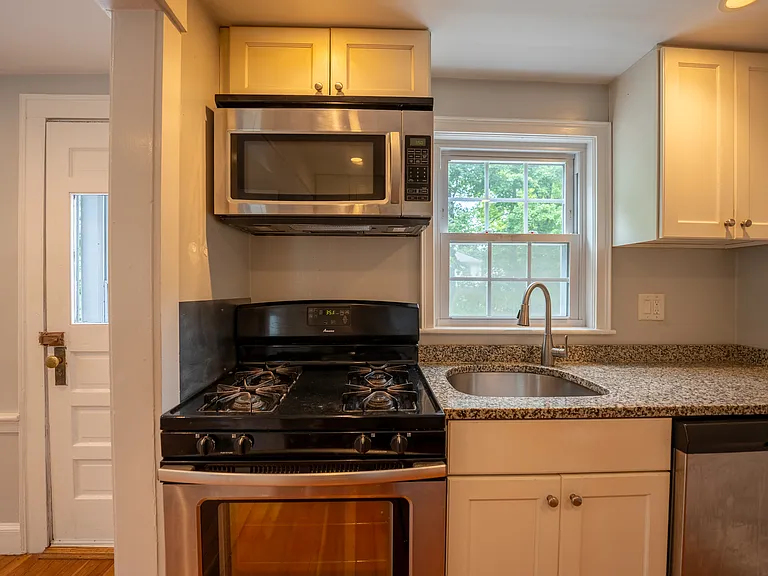 993 Massachusetts Ave #993 — Photo 4
