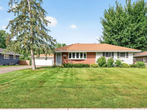 9236 11th Ave S, Bloomington, MN 55420