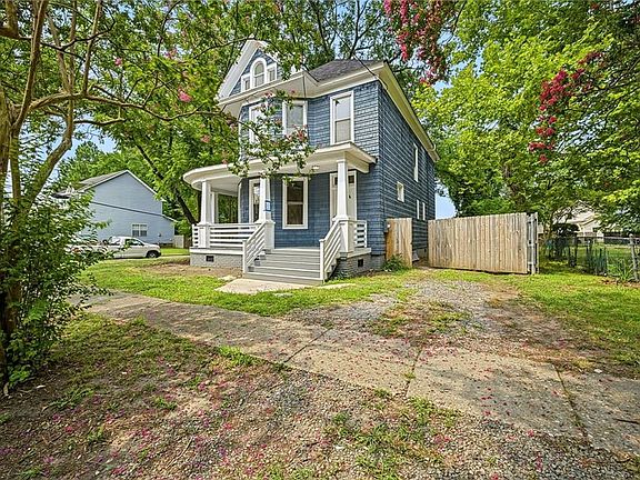 3rd image of 801 Forbes St