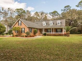 1124 Blackbeard Ln SE, Darien, GA 31305