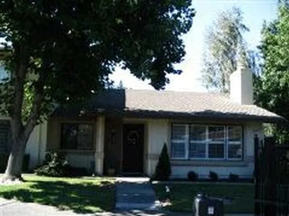 10 W Lancaster Dr, Stockton, CA 95207