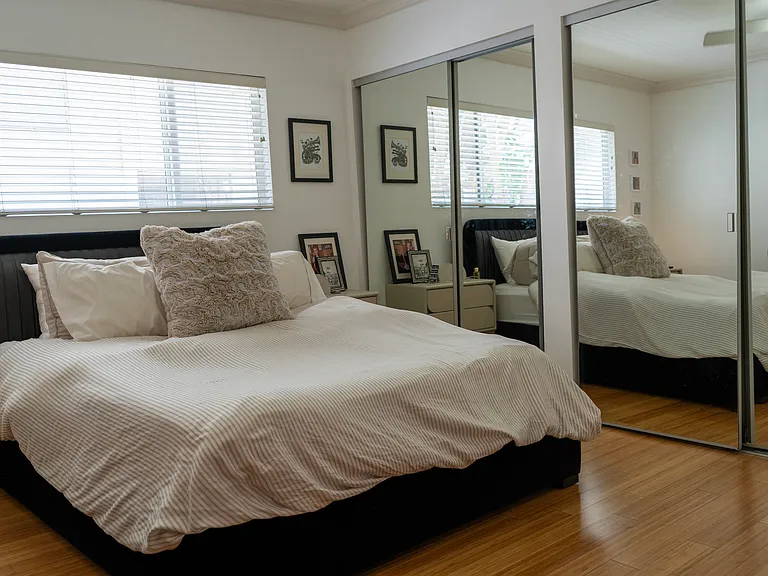 1154 S Barrington Ave #106 — Photo 12