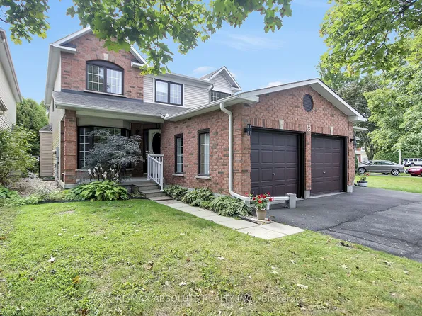 38 Forestglade Cres, Ottawa, ON K1G 5V8