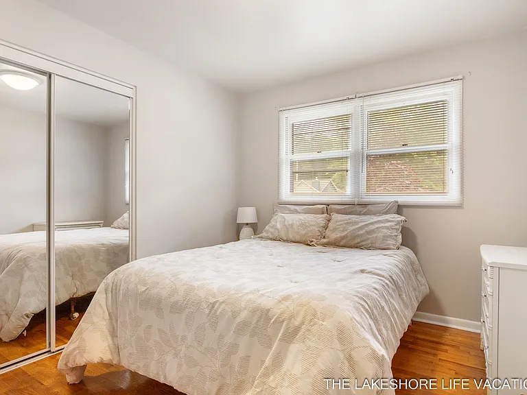 429 S Lakeshore Dr — Photo 8