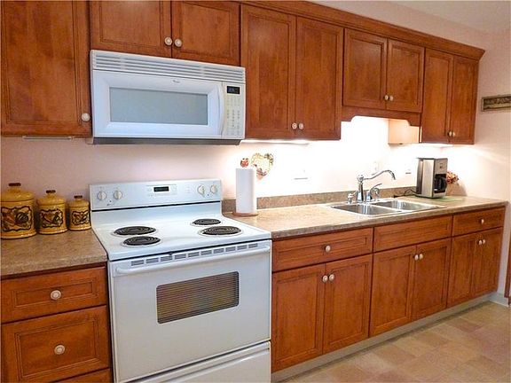 5th image of 163 Stotler Dr