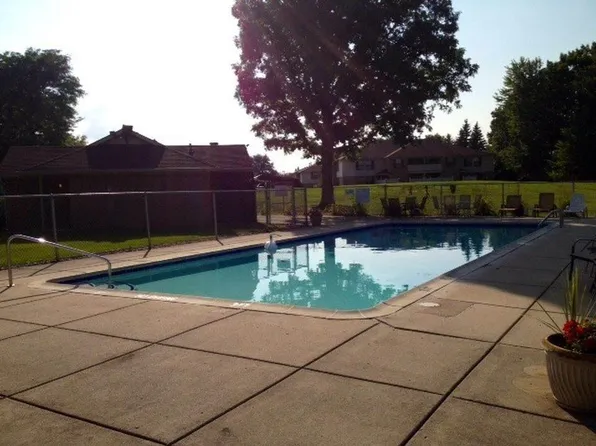 19570 Northridge Dr #45, Northville, MI 48167