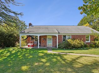 11 Fairwood Farms Dr, West Hartford, CT 06107