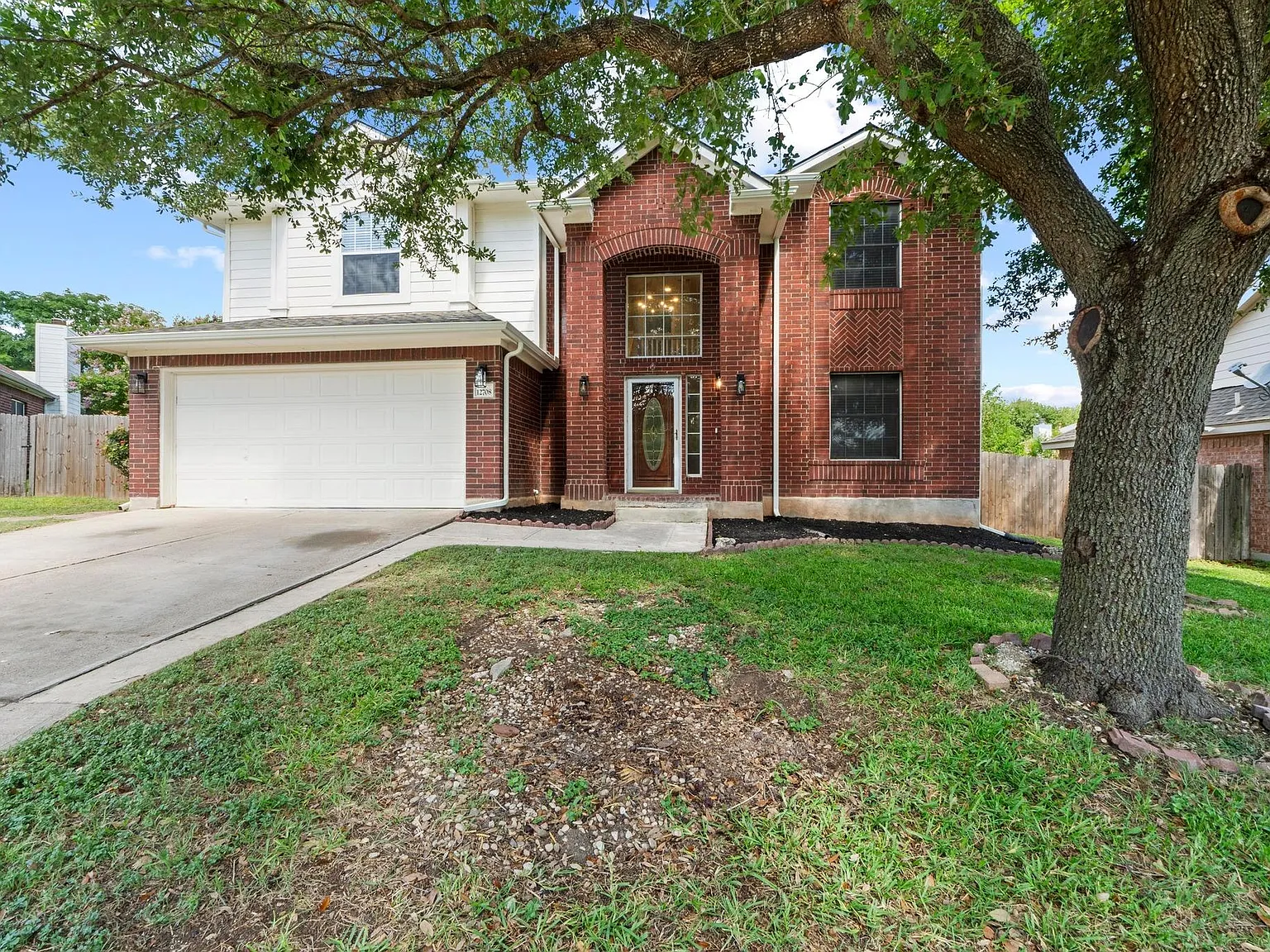 4 bed, 2.5 bath, 2643 sqft, $2,595 — Photo 1