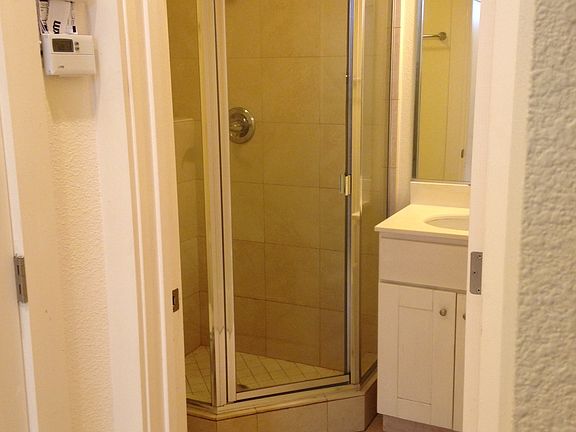 4th image of 1468 Valencia St #5