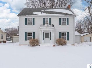 206 3rd Ave SE, Mapleton, MN 56065