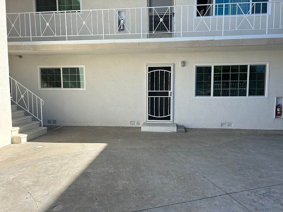 Entrance to the apartment