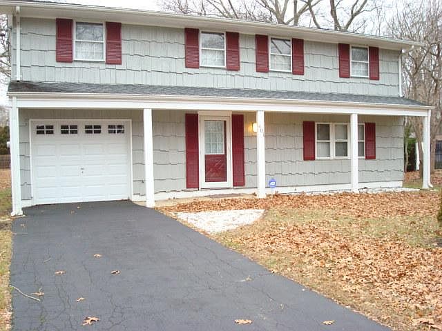 1st image of 401 Boxwood Dr