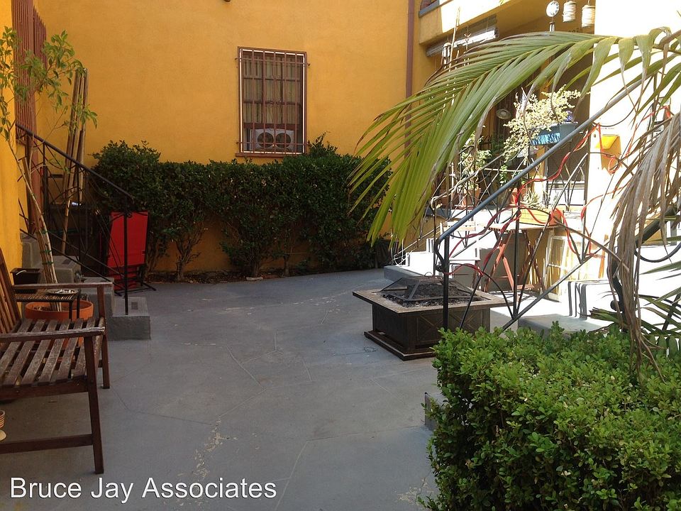 1st image of 2236 N Cahuenga Blvd