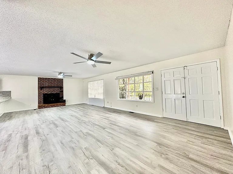8002 Browne Rd — Photo 20