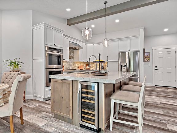 2nd image of 5579 N Rosepoint Way